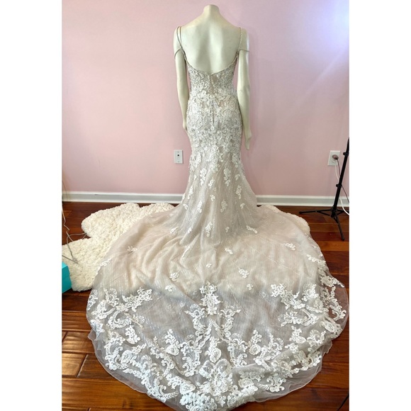 Martina Liana Fit n Flare Ivory Beaded Vintage Lace Satin Tulle Gown Style 942 - Picture 12 of 17